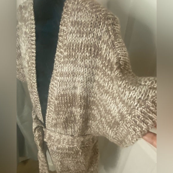 Old Navy Belted Knitted Cardigan Sweater Small EUC - Picture 4 of 7